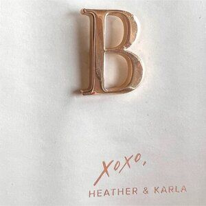 LARK &‎ IVES COLLECTIVES THE GOLD MONOGRAM LYRICS PINS "B"